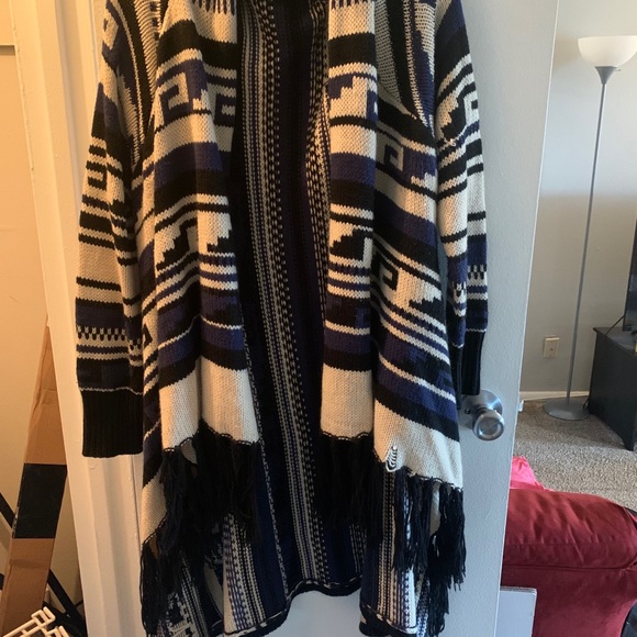 Forever 21 Plus Aztec Knit Sweater - Picture 3 of 4